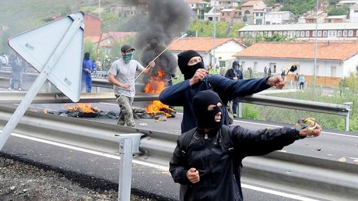 Los mineros en lucha. Encapuchados, como los malos pero en luchajpg