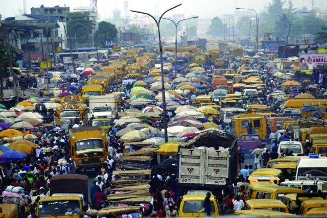 ¿Le molestan los atascos de su ciudad? Vaya a Lagos y enterese que es eso de estar atrapado en un auto