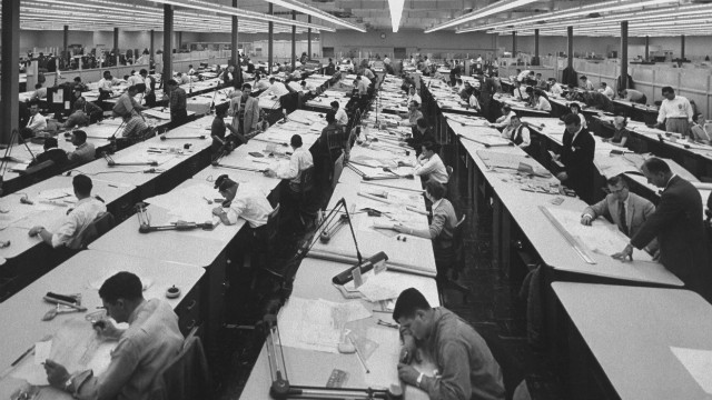 El fin de la sociedad industrial, y el paso a la sociedad del conocimiento