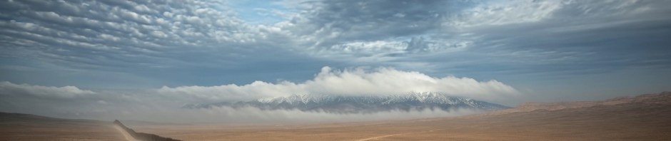 La nube es el software que parece no pertenecer a nadie. El muro recuerda que siempre perteneció a alguien. Y que, en el país donde viven las herramientas que usamos cada día, todos somos extranjeros.